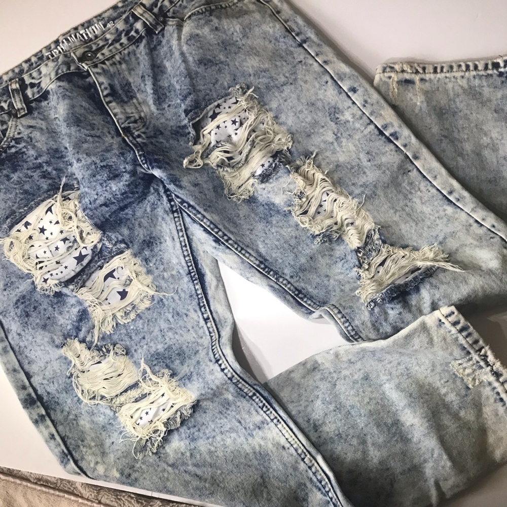 Trillnation distressed jeans women’s size 42 NWOT